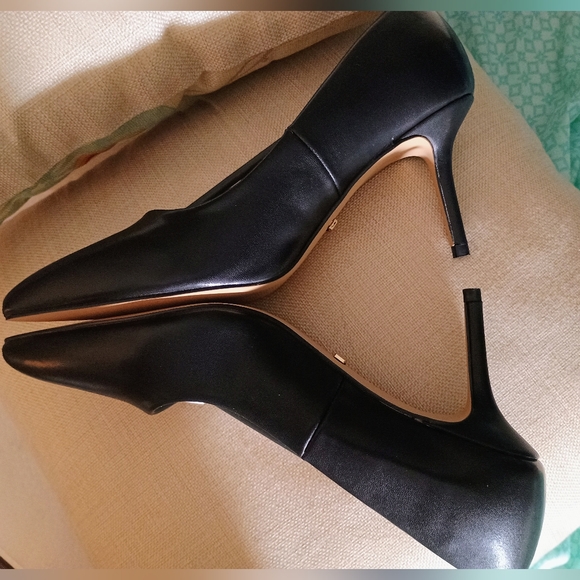 Black high heels - Picture 6 of 9